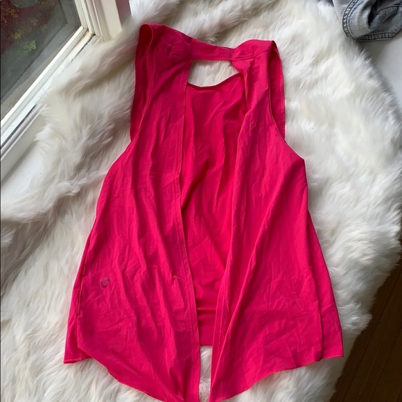NWOT Pink workout shirt ;Open back with tie - Picture 3 of 4